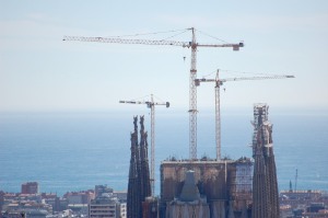 so many cranes for the Sagrada Familia (with the sea behind) (Don)