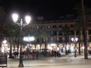night life in Plaça Reial