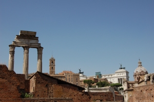 Temple of Castor and Pollux with backside of Victor Emmanuel monument behind (Don)