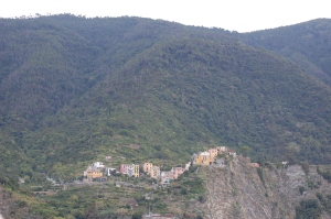 passing by the hilltop town of Corniglia (Don)
