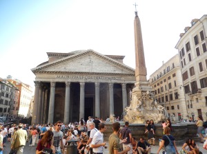 the Pantheon and the fountain in front
