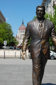 Ronald Reagan, walking from Parliament towards the American Embassy