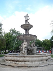 fountain of Erzsébet Square