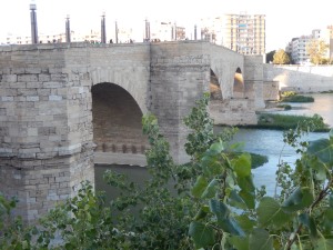 old Roman bridge that crosses the Ebro river