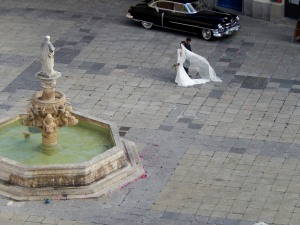 there was a wedding in the square as we were settling in